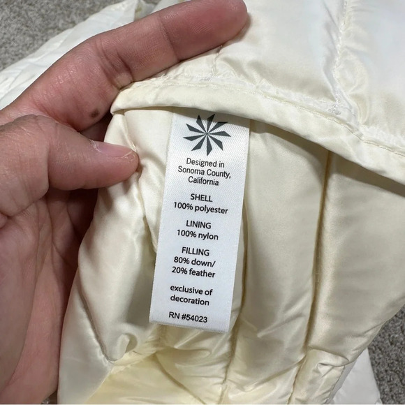 Athleta So Down Asymmetrical Front Zip Puffer Vest Down Feather in Ivory Size S - Picture 9 of 13